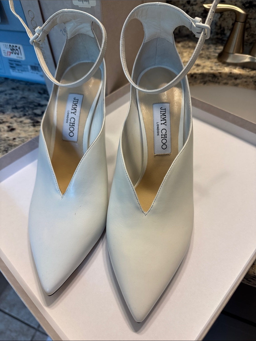 Jimmy Choo Women's White Pointed-Toe Ankle-Strap Pumps 40.5